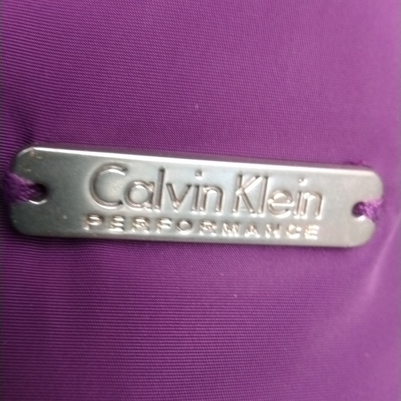 Calvin Klein Women's Puffer Vest Jacket Plum, Size Medium - Picture 9 of 11